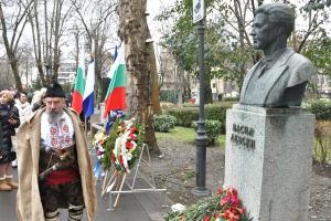 Бургас - Поклонение пред паметника на Васил Левски
