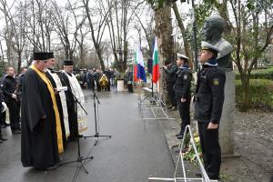 Бургас - Поклонение пред паметника на Васил Левски