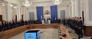 Премиер и министри  предават и приемат властта в Министерския съвет