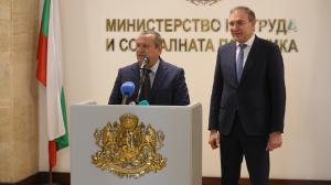 МТСП: Борислав Гуцанов предава министреството на Хасан Адемов