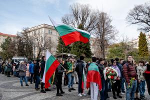 Футболисти и ръководители на ПФК Левски поднесоха цветя на паметника на Васил Левски