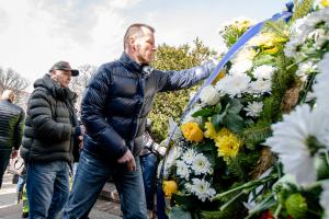Футболисти и ръководители на ПФК Левски поднесоха цветя на паметника на Васил Левски
