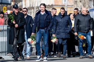 Футболисти и ръководители на ПФК Левски поднесоха цветя на паметника на Васил Левски
