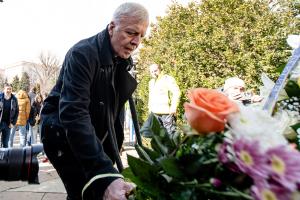 Футболисти и ръководители на ПФК Левски поднесоха цветя на паметника на Васил Левски