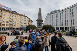 Футболисти и ръководители на ПФК Левски поднесоха цветя на паметника на Васил Левски