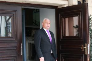 Служебният министър на МВР Емил Дечев дава изявление пред медиите