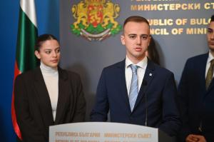 София - <br />
Служебният премиер Андрей Гюров се среща със студенти участвали в протестите през декември