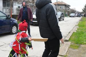 Варна -Кукерският празник на Сирни заговезни в село Тополи