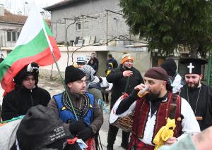 Варна -Кукерският празник на Сирни заговезни в село Тополи