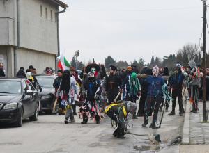 Варна -Кукерският празник на Сирни заговезни в село Тополи