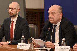 София - Брифинг на КЦ към Механизма за еврото<br />Служебният премиер Андрей Гюров се среща със студенти участвали в протестите през декември