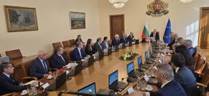 Първо заседание на служебното правителство