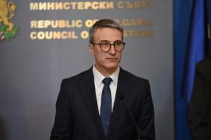 София - Служебният премиер Андрей Гюров свиква работна среща за високите сметки на тока и водата<br />
