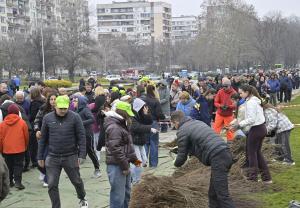 Пловдив – Раздаване на плодни и паркови фиданки
