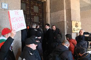 София - Блокиране на Министерски съвет от дупутати на Възраждане
