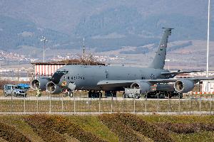 Самолетите KC135 на Американските ВВС са паркирани на летище София