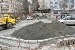 Бургас - Общината изгражда паркинги между жилищни сгради в синята зона