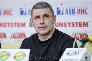 Пресконференция на Асен Златев