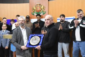 Варна - Кметът на Варна Благомир Коцев посреща в общината шампионите по бакетбол