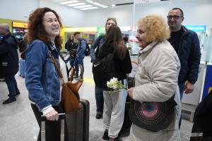 Варна - Варна - Пристигат българите с полет от Дубай