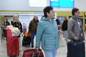 Варна - Варна - Пристигат българите с полет от Дубай