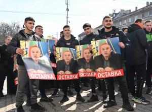 София - Протест пред ММС - щангисти искат оставката на Стефан Ботев