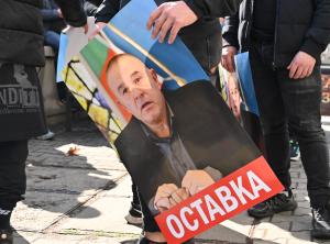 София - Протест пред ММС - щангисти искат оставката на Стефан Ботев