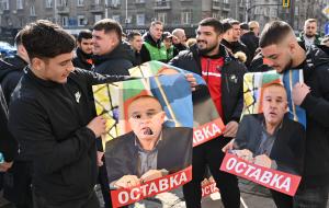 София - Протест пред ММС - щангисти искат оставката на Стефан Ботев