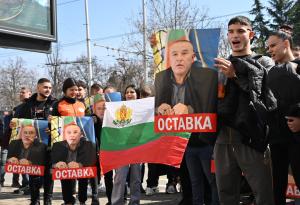София - Протест пред ММС - щангисти искат оставката на Стефан Ботев