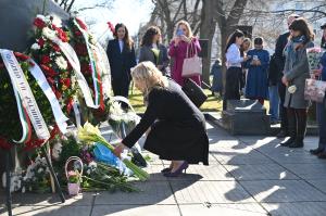 София - Церемония пред паметника на спасителите на българските евреи