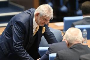 София - Извънредно заседание на парламента