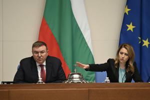София - Извънредно заседание на парламента
