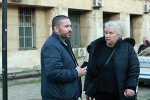 София - Протест пред сгрдата на МВР - подкрепа за майката на убития Митко от Цалапица -  срещу назначения за шеф на ОДМВР-Пловдив Васил Костадинов