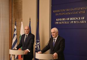 София - Министърът на националната отбрана на Гърция Николаос Дендиас e на посещение в България