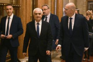 София - Министърът на националната отбрана на Гърция Николаос Дендиас e на посещение в България