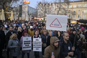 Хиляди на протест за по-добър градски транспорт в Пловдив