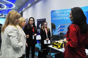 Образователен форум презентира нови специалности и възможности за обучение в Бургас