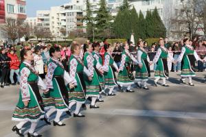 Ямбол посрещна фолклорни състави за ‘’Празник на ямболското хоро’’