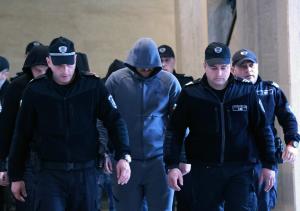 Съдът гледа мярка за неотклониние на бивши полицаи и ‘’Бандата на Близнацитe’’, задържани за рекет