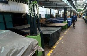 Бургас - Централният пазар е празен, отлив от купувачи и продавачи