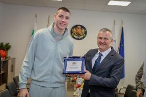 София - Министър Димитър Илиев награждава лекоатлети итреньори