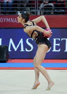София – Ева Брезалиева с топка на Световната купа по художествена гимнастика