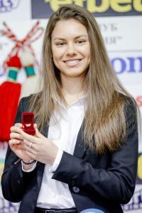 Наградиха биатлониската Лора Христова за спортист на месеца в пресклуб "България"