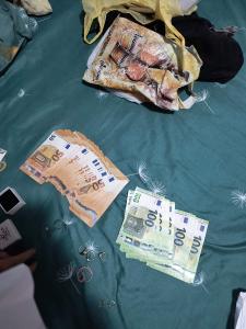 Бургас - ОДМВР -полицията откри в Поморие пари и агитационни материали