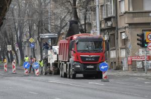 Бургас - Дъжд,асфалт и задръстване
