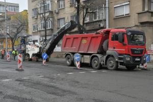 Бургас - Дъжд,асфалт и задръстване