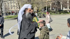 София - Празнична лития и ритуал боядисване на яйца на пл.Света Неделя