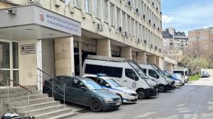 София - Полицейски автомобили пред СДВР - в готовност за проверки и инциденти