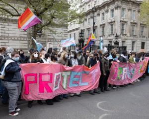 Лондон - Протест срещу трансексуалните