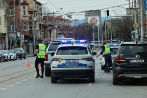 Тежка катастрофа в центъра на София между  две коли и мотор
